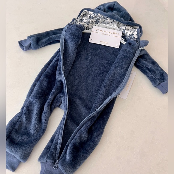 NWT TAHARI Baby Pram Fuzzy Hooded Onesie - Picture 2 of 6